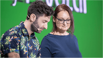 在YouTube上播放“ SpringOne 2019的主舞台演示”